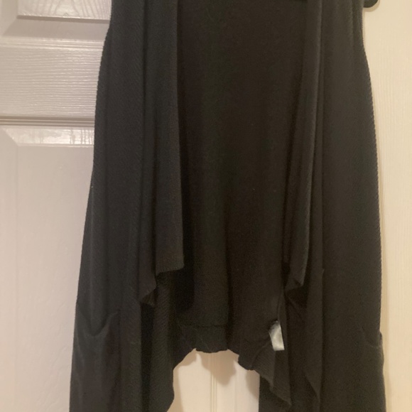 Sleeveless Tunic - Picture 2 of 3